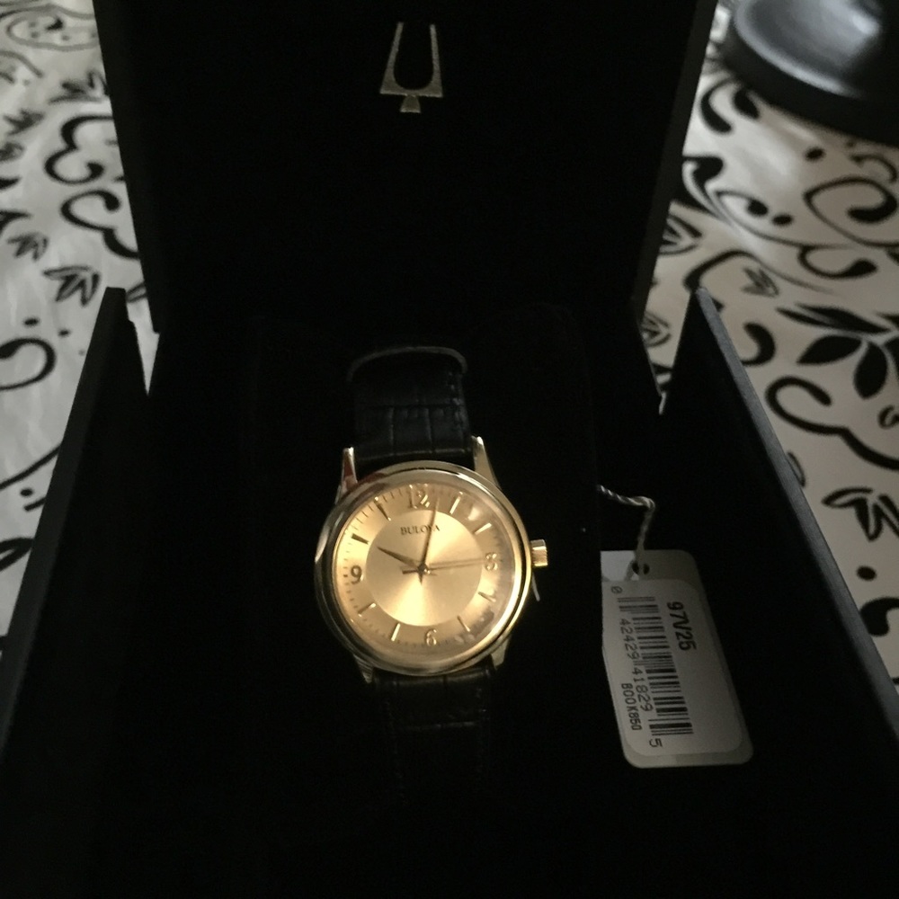 Woman's Bulova watch ⌚️