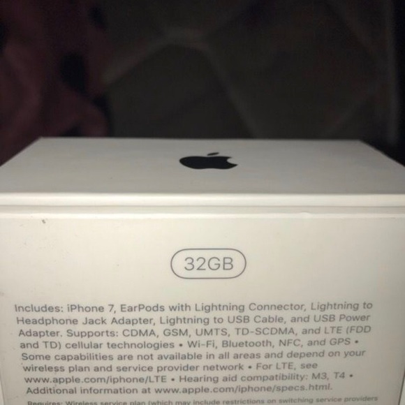 iPhone 7 - Picture 3 of 3