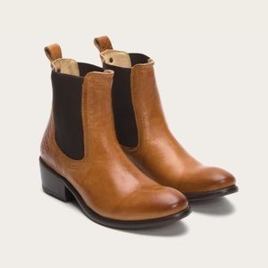 Frye Carson Chelsea Boot