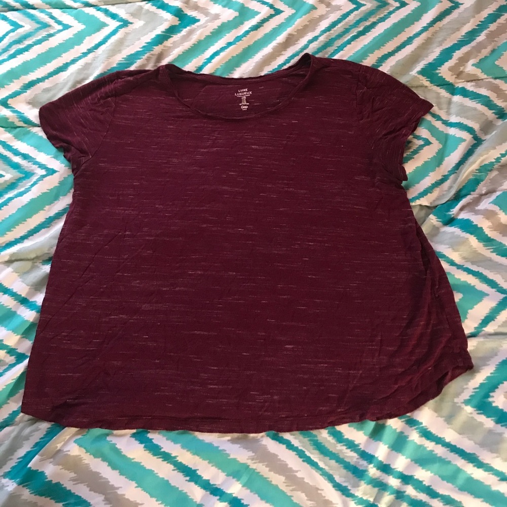 Maroon GAP t-shirt