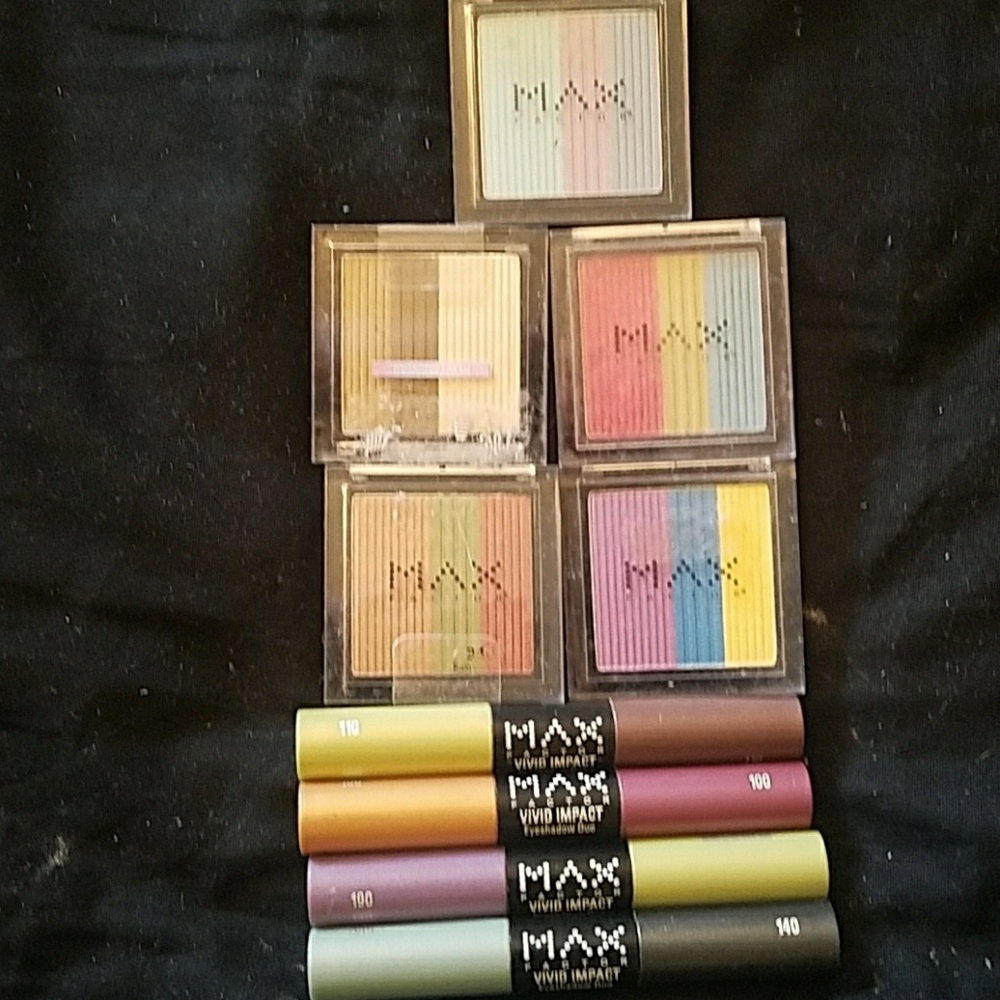 Eyeshadow bundle - Picture 3 of 3