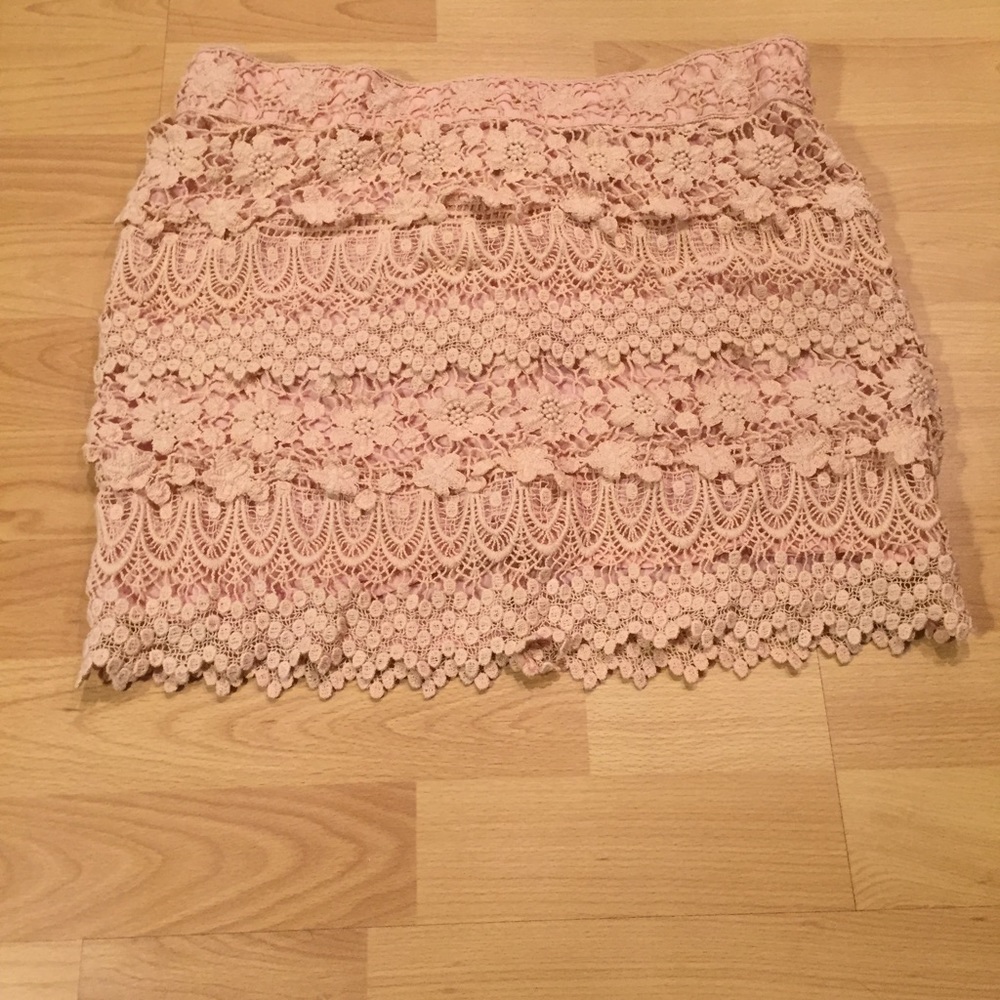 American Eagle rose lace skirt