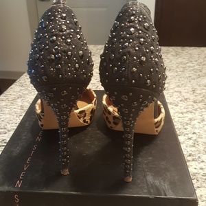 Studded Steven Madden Pumps