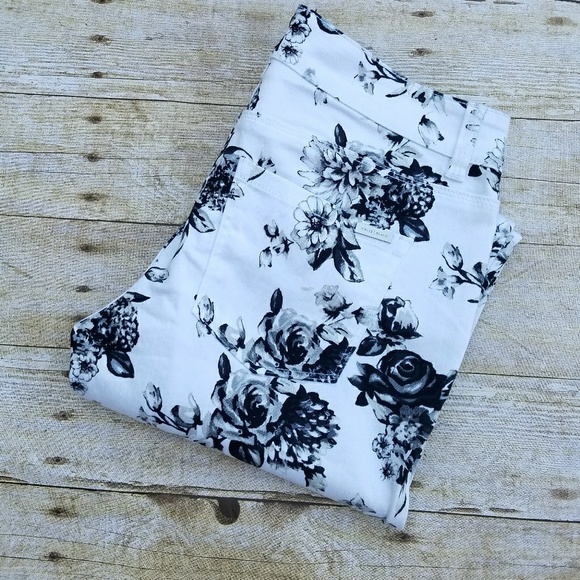 White House Black Market Denim - NWT White House Black Market Ankle Jeans