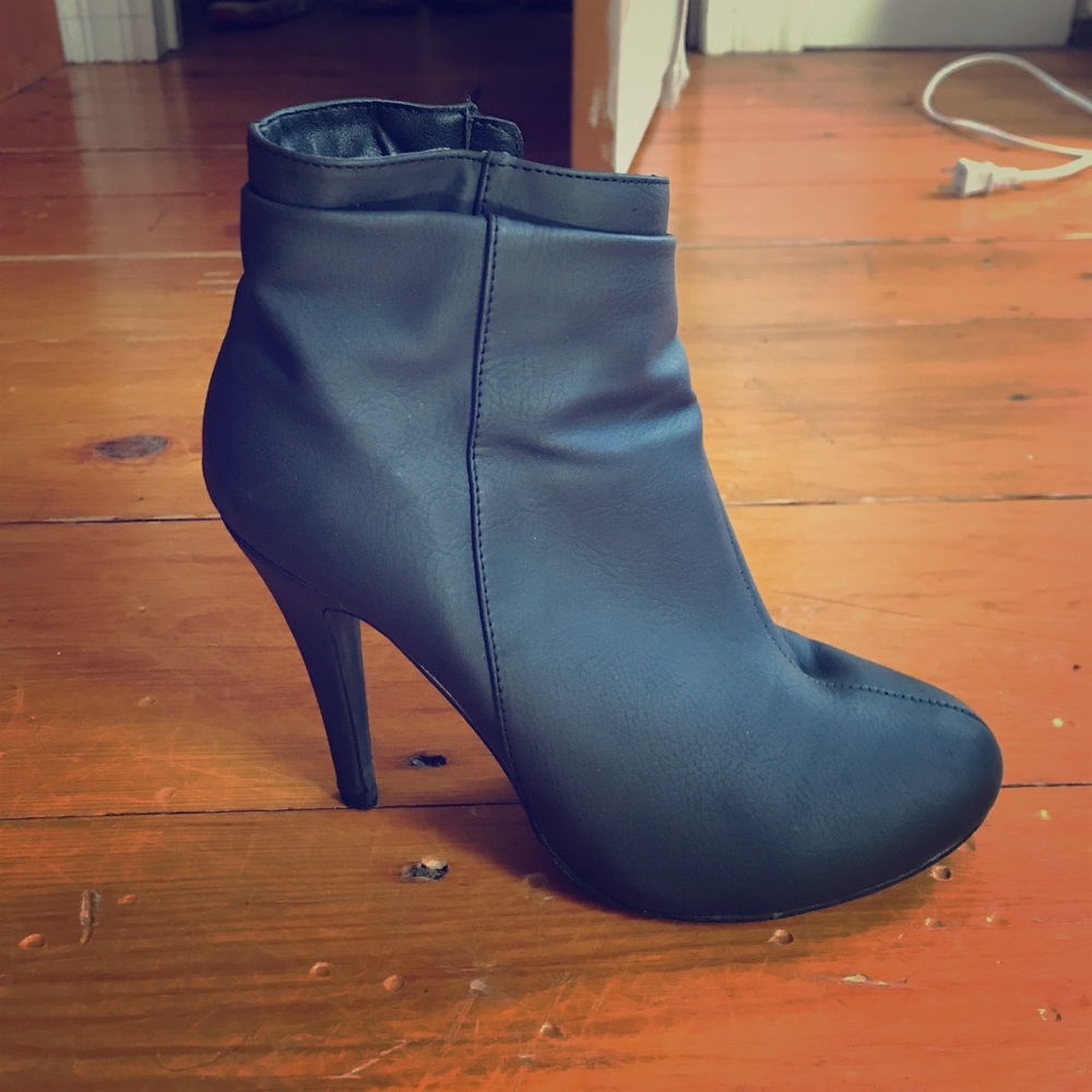 Michael Antonio black ankle boots