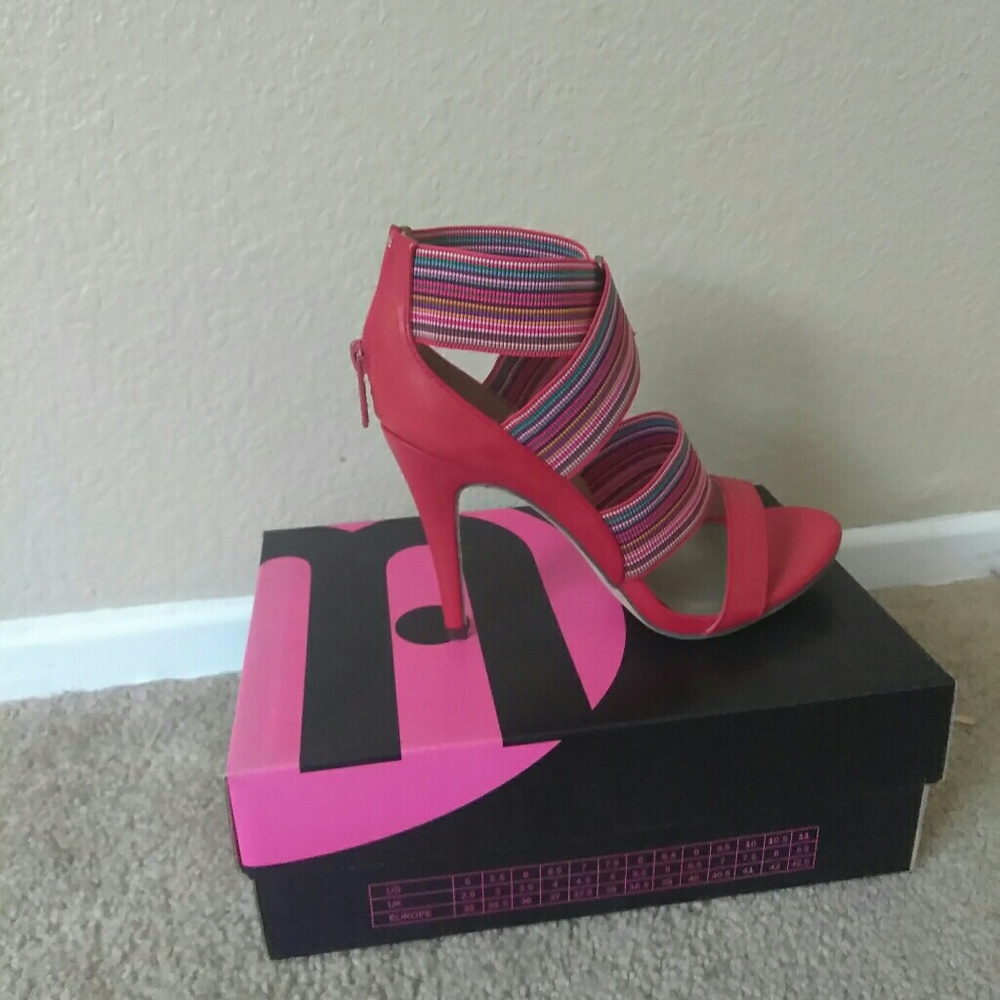 Heels - Picture 2 of 3