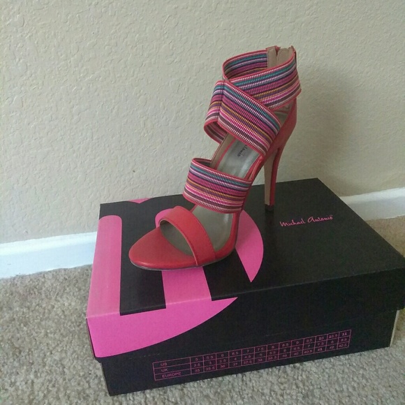 Heels - Picture 3 of 3