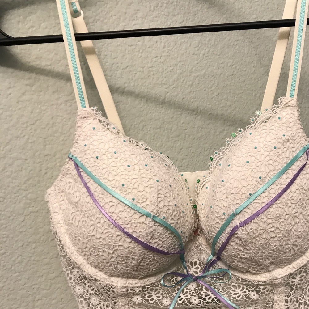 Victoria's Secret beautifully delicate Lingerie