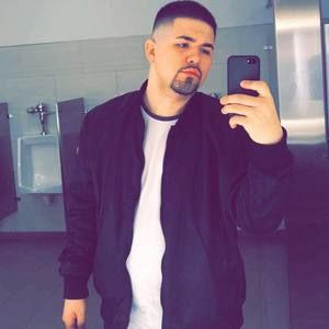 Meet your Posher, Rickyy