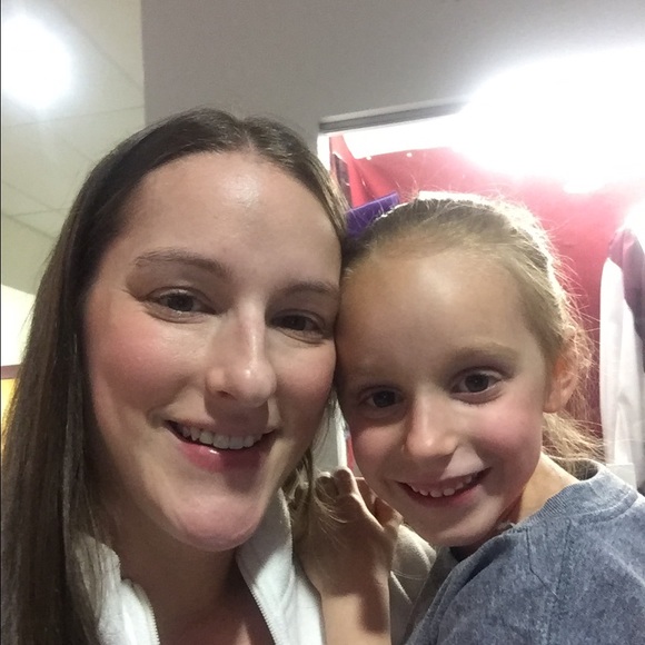 Meet your Posher, Heather - Picture 1 of 1