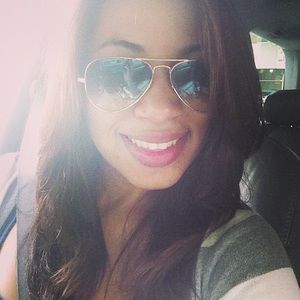 Meet your Posher, Isamar