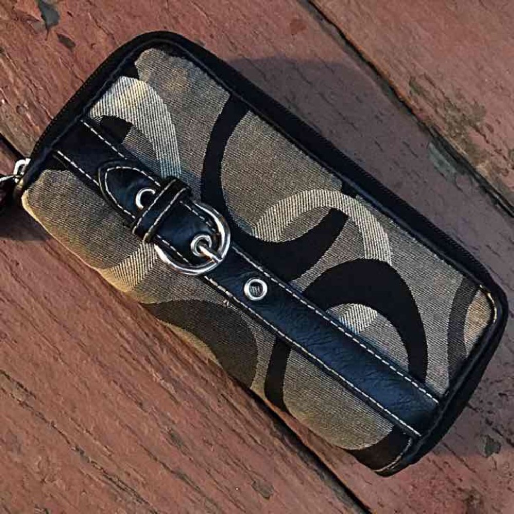 NWOT Kohls Classy Large Double Wallet