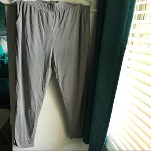 AEO Women's Gray Joggers - size M