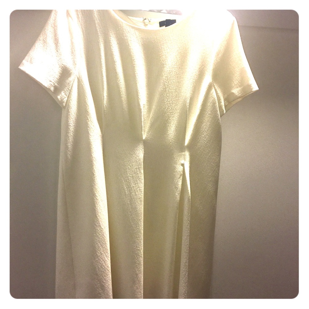White/cream short sleeve mini dress
