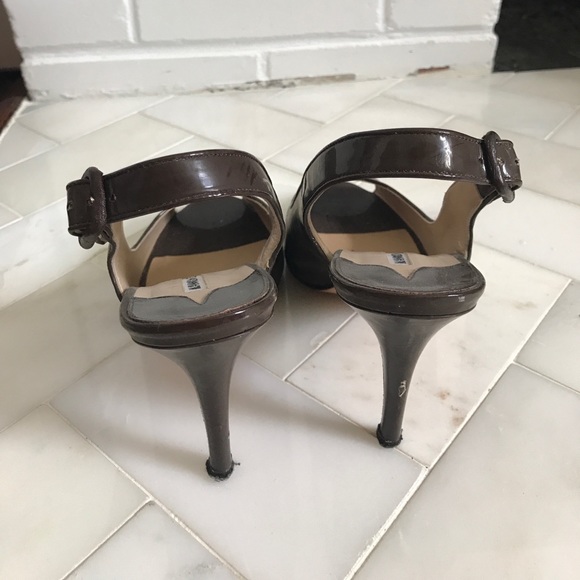 Manolo Blahnik Patent brown leather strappy heels - Picture 2 of 2