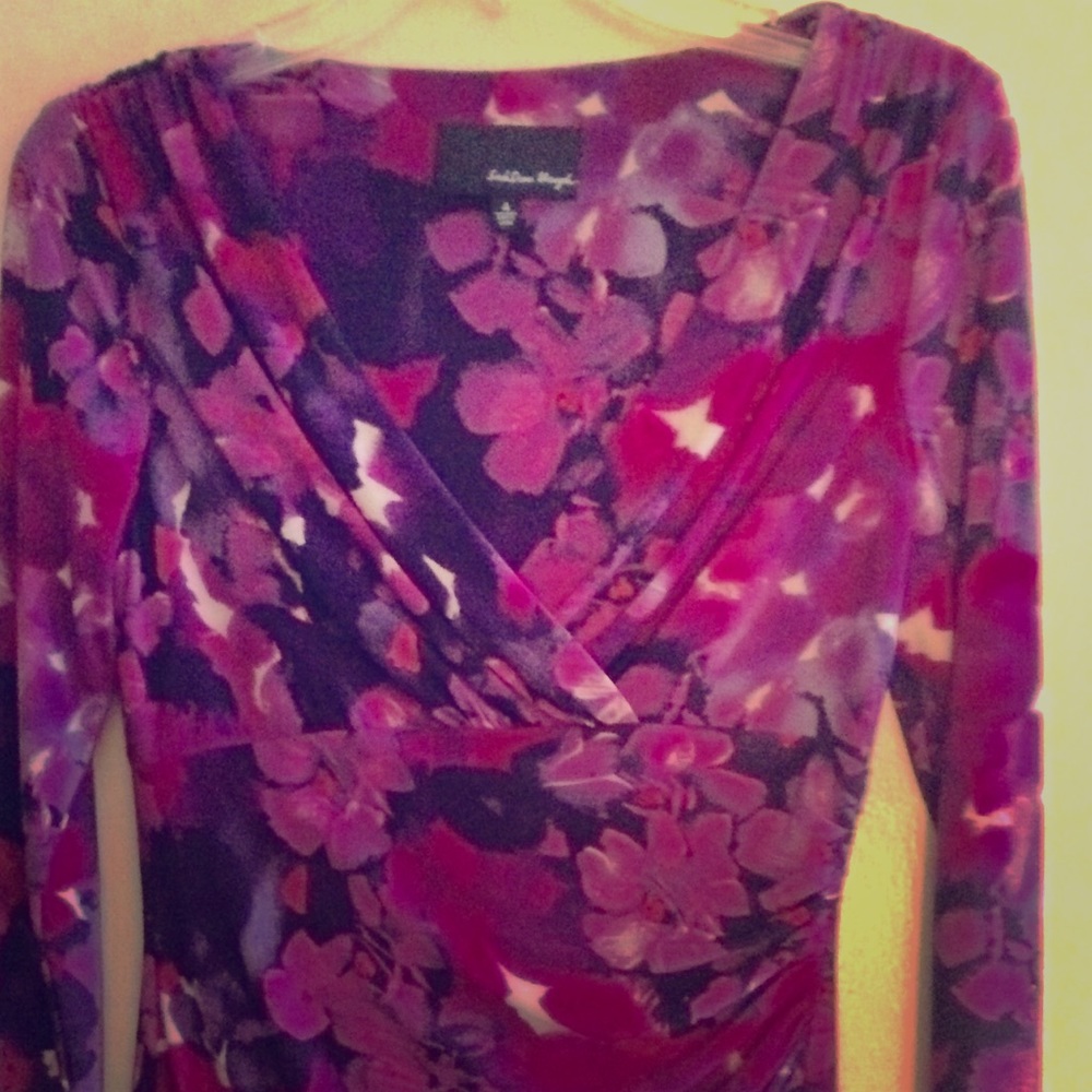 Beautiful floral print dress in good condition.