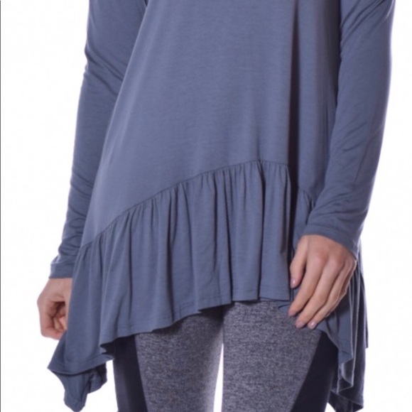 Gray ruffle tunic. Light and adorable - Picture 3 of 4