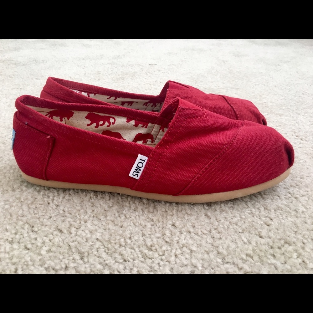 Brand new red TOMS women's size 8.5