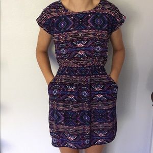 Shortsleeve fitted waist