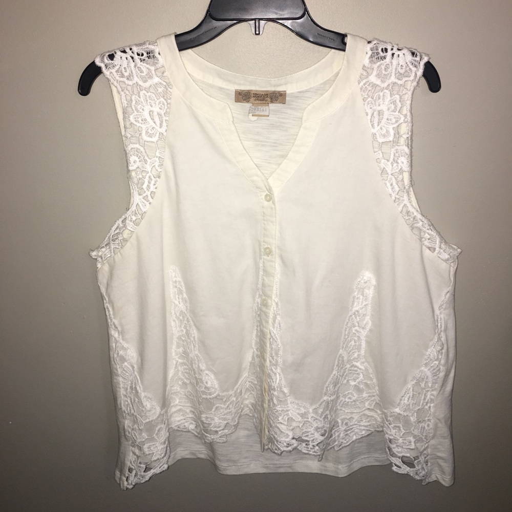 size M white blouse with lace detailing - Picture 1 of 4