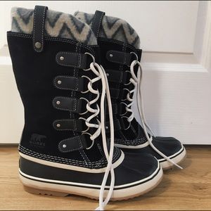 Sorel Joan of Arctic Knit II Boots (NWT and box)
