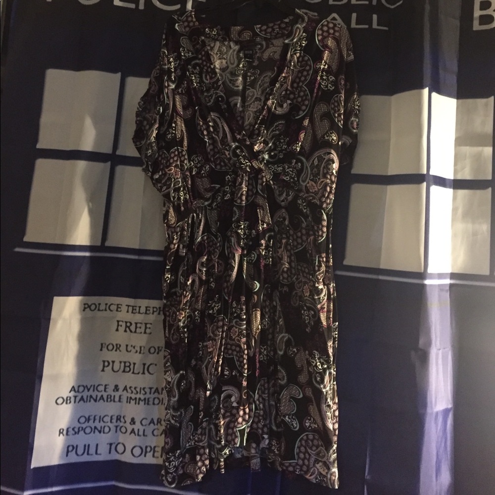 Paisly V neck dress