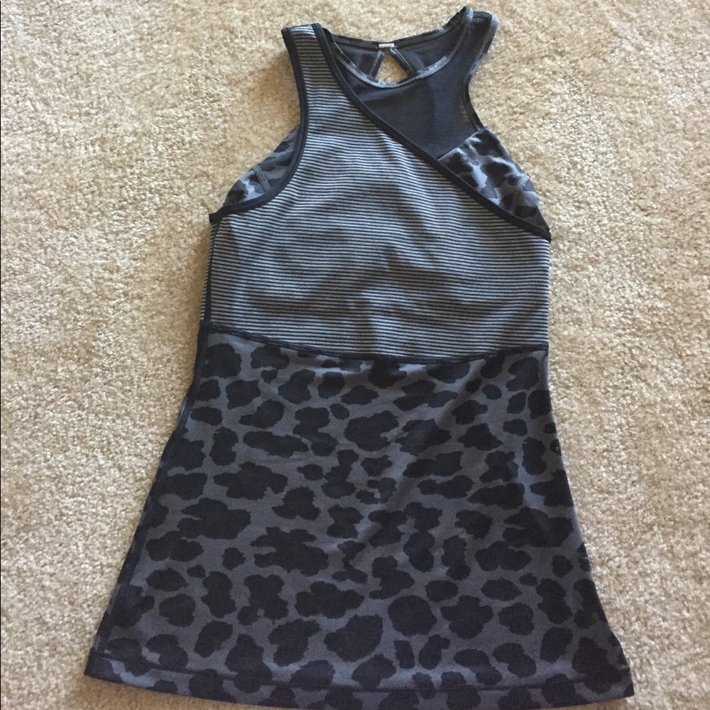 Lululemon tank w/ sports bra underneath.