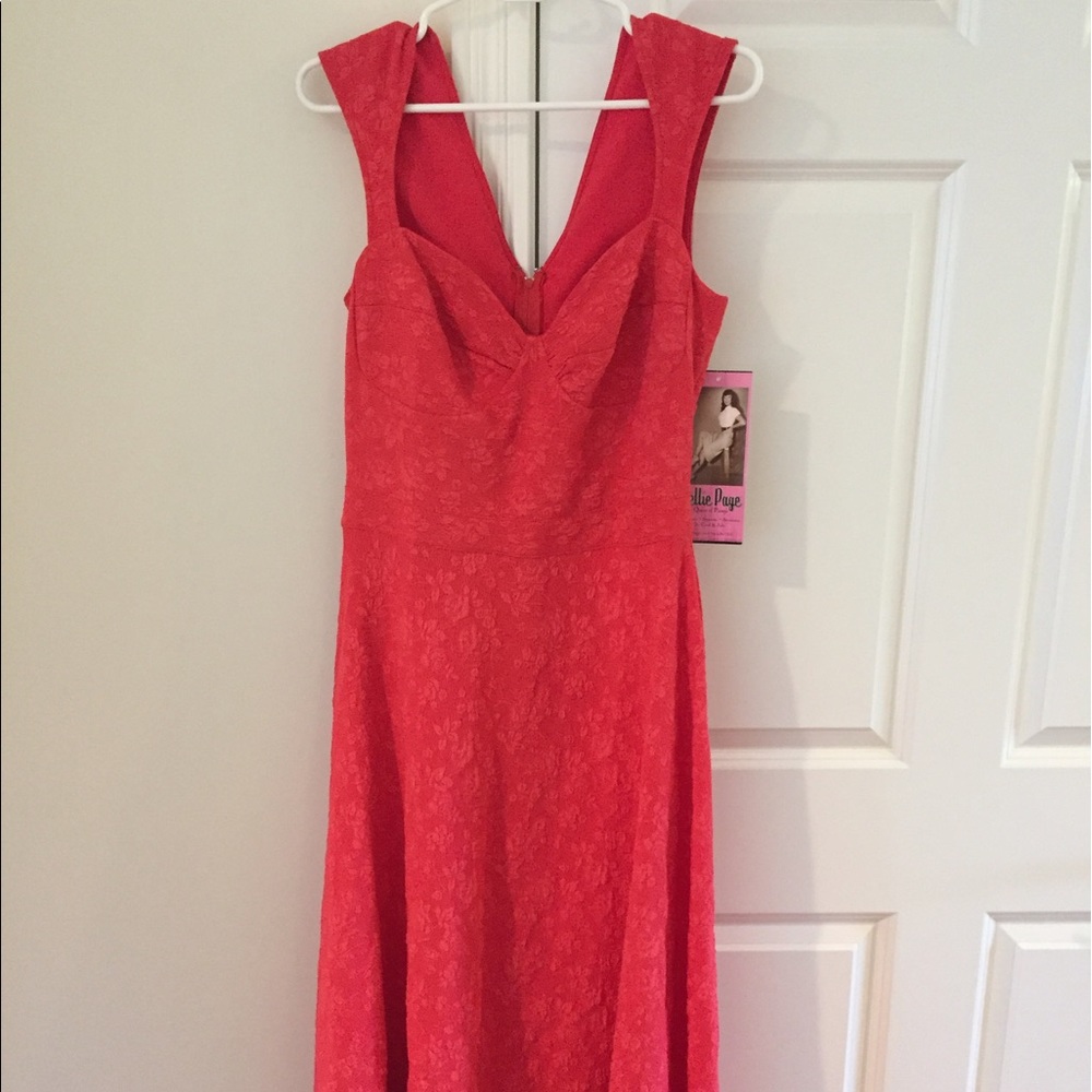 Bettie Page Queen of Pinups Sweetheart Dress