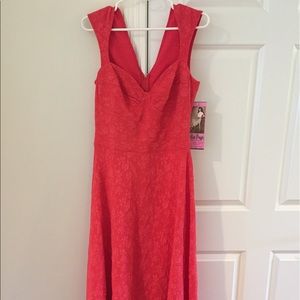 Bettie Page Queen of Pinups Sweetheart Dress