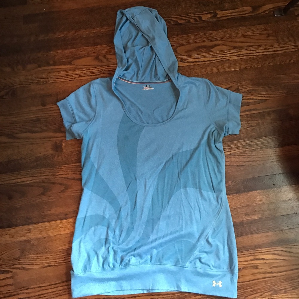 Super cute Under Armour shirt