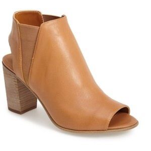 Steve Madden Nobel tan heels. Women's 10