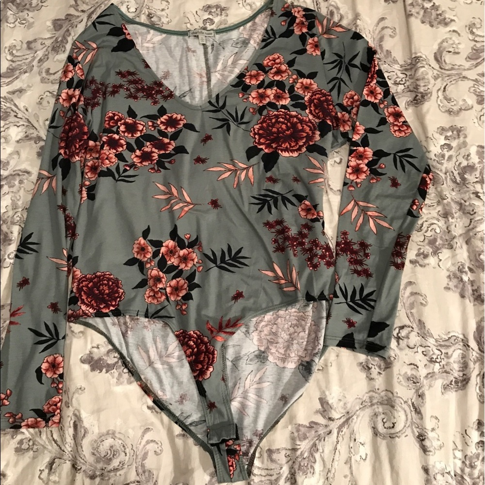 Floral Print Bodysuit🌺🌸