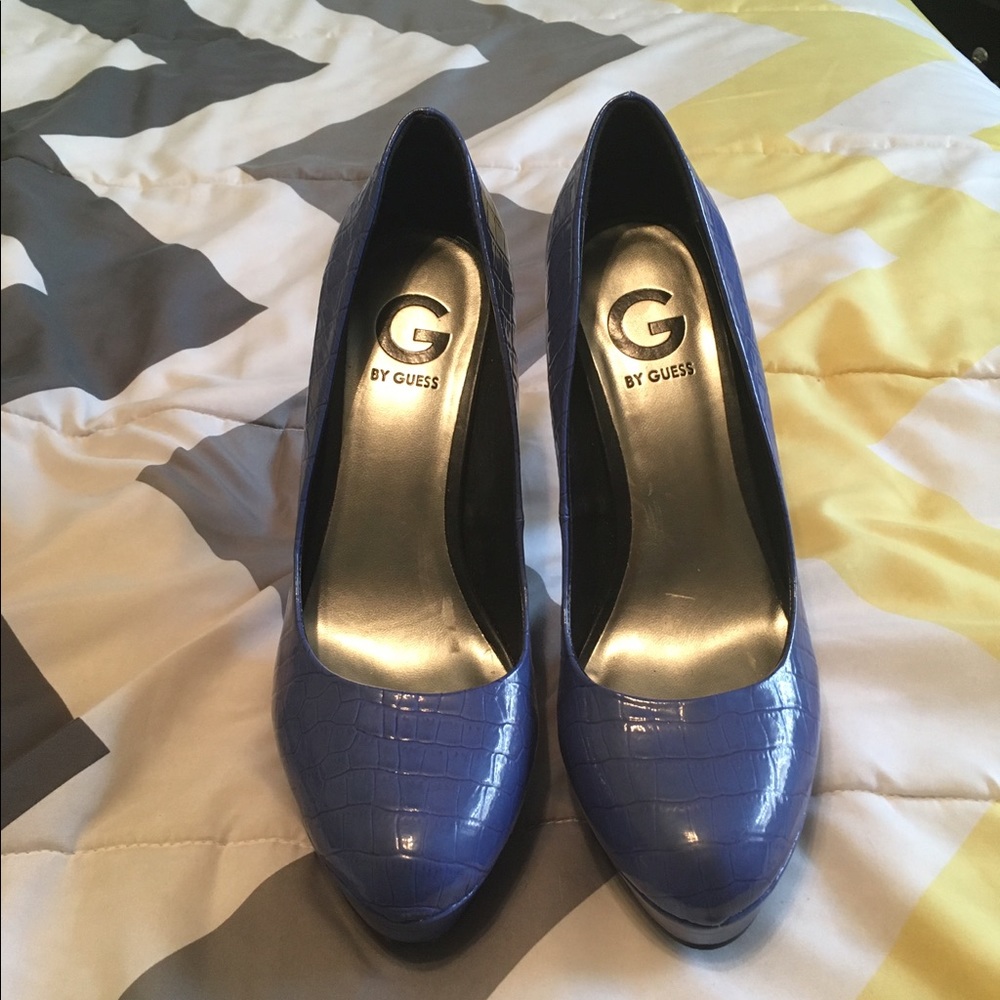 Guess Heels - Picture 2 of 3