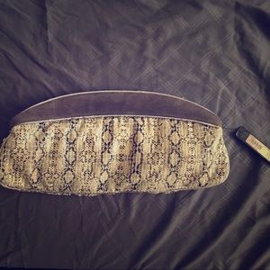 Vintage style clutch