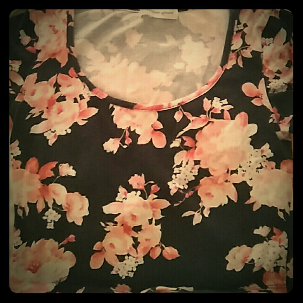 Black crop top