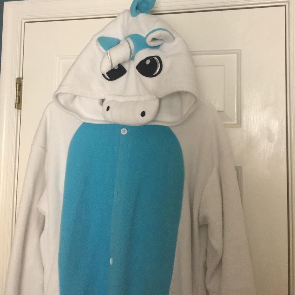 Unicorn onesie. Perfect for Halloween 👻