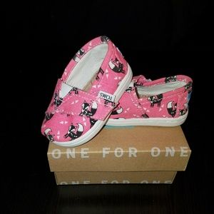 Pink Canvas Fox Toms