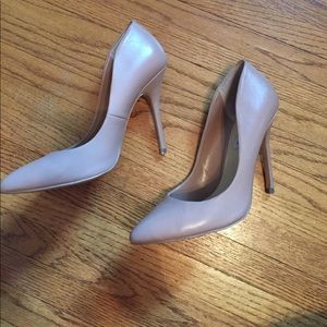 Steve Madden Shoes - Steve Madden Nude Leather Pumps Steve Madden Shoes - Steve Madden Nude Leather Pumps