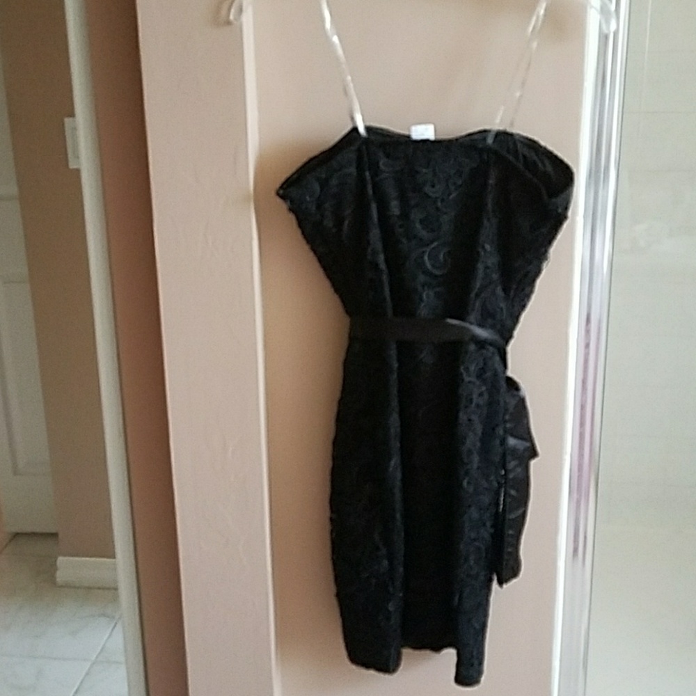 Dress - Picture 2 of 3