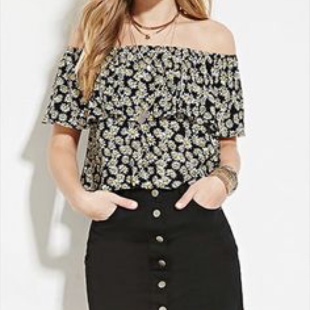 “End of Summer Sale”Daisy Off shoulder Crop top
