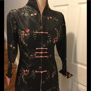 Kimono  vintage embroidery- fits a size 10 to 12