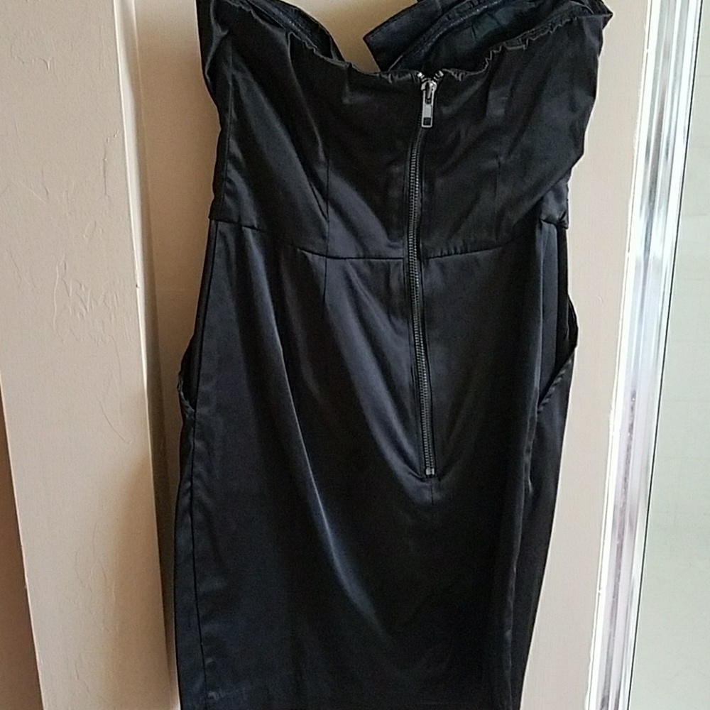 Dress - Picture 2 of 2