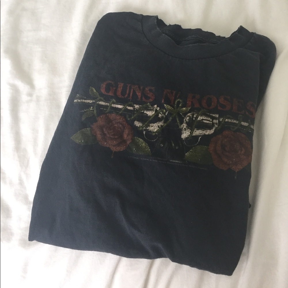 Guns and roses black tee