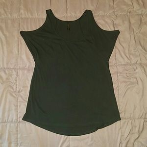 😎Black Cut Out Cold Shoulder T-shirt😎