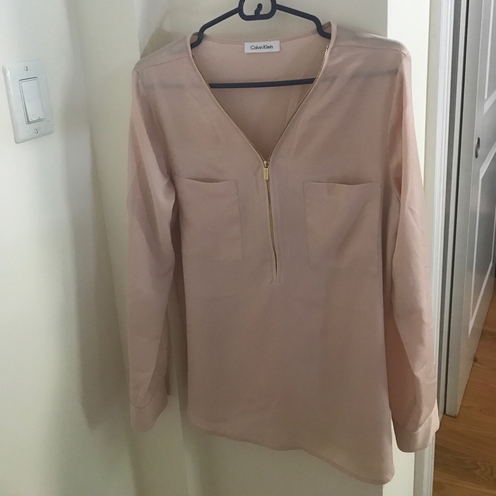 ✨CALVIN KLEIN SILKY BLOUSE✨