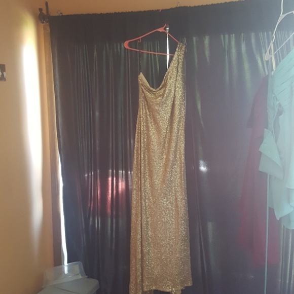 Serelli bridesmaid gown - Picture 2 of 2