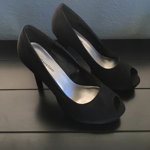 Naturalizer Peep Toe Pump