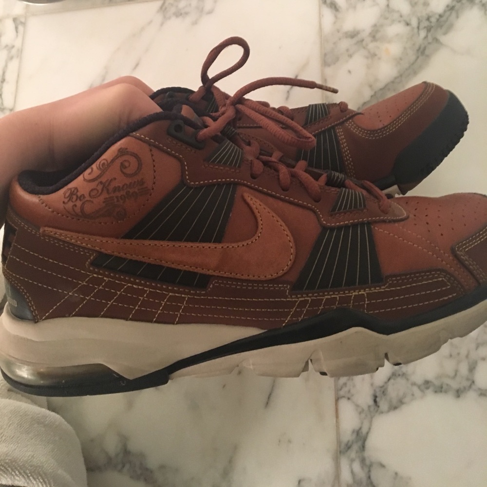 Brown very rare Nike men's sneakers size 9.