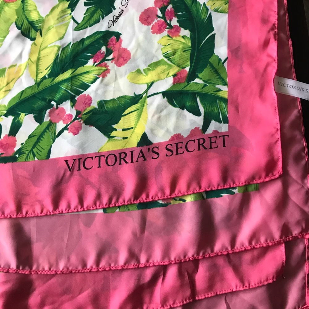 Scarf - Picture 2 of 3