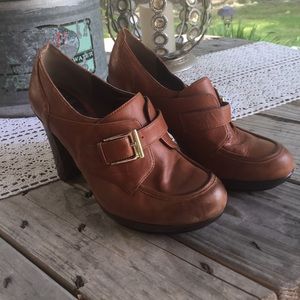 Sofft wood look distressed leather heels w/buckles
